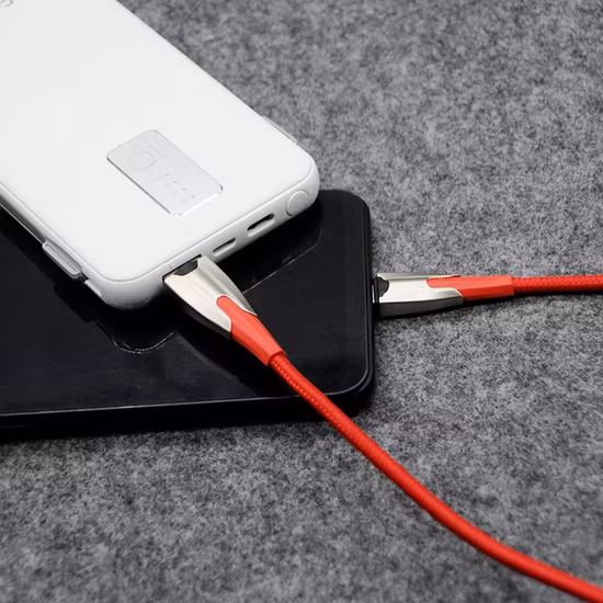 Linea dati di vendita calda in fabbrica Cavo USB dal design speciale Cavo di ricarica micro Android Linea di ricarica super rapida per telefono cellulare con velocità di ricarica elevata di 2,4 A